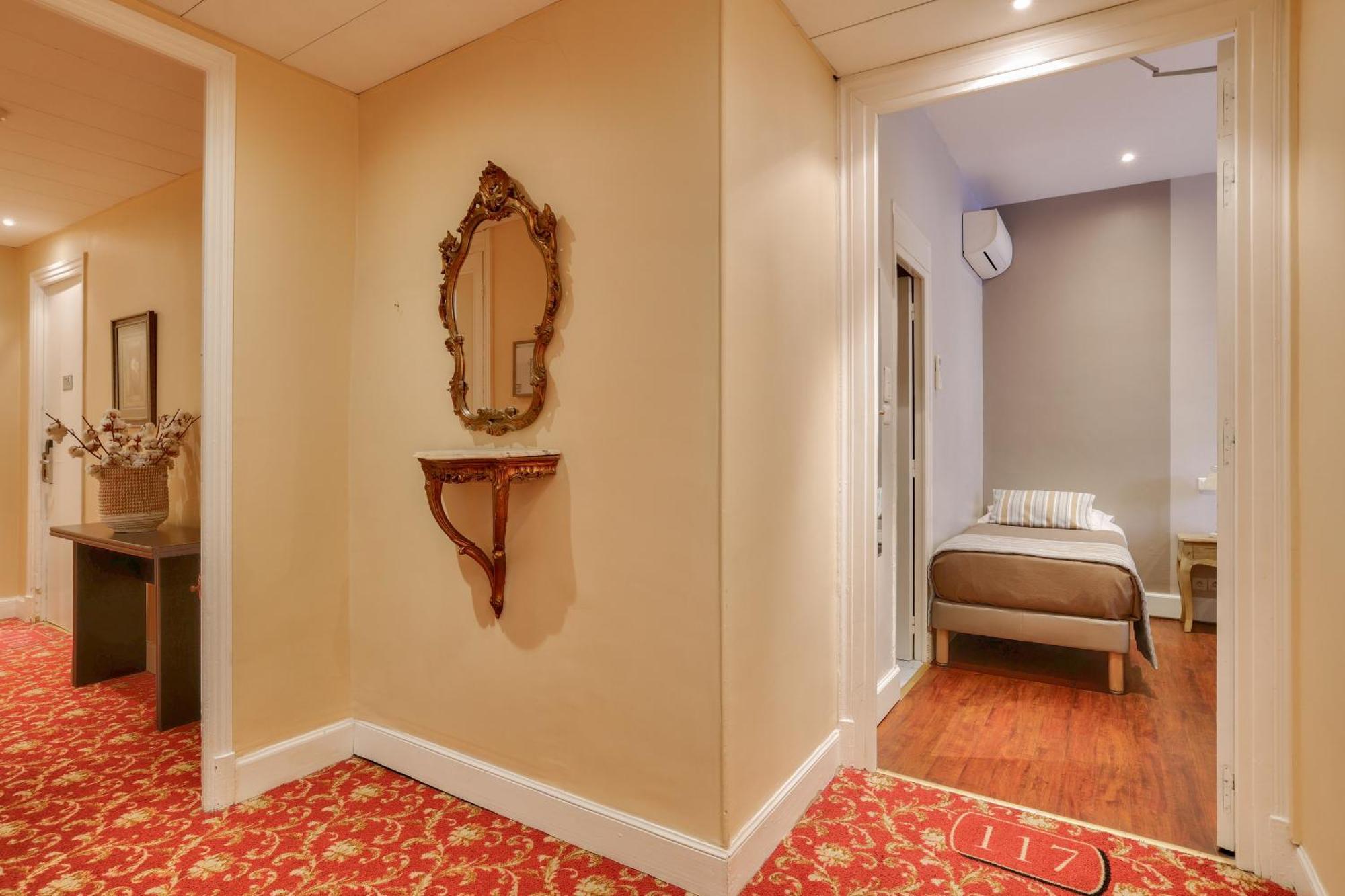 Lepante Hotel 2*
