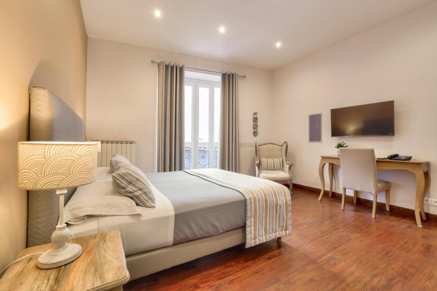 Lepante Hotel 2*